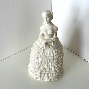 ✂️ Southern Belle, ruffle dress, shawl, pretty hair style, glossy ceramic statue